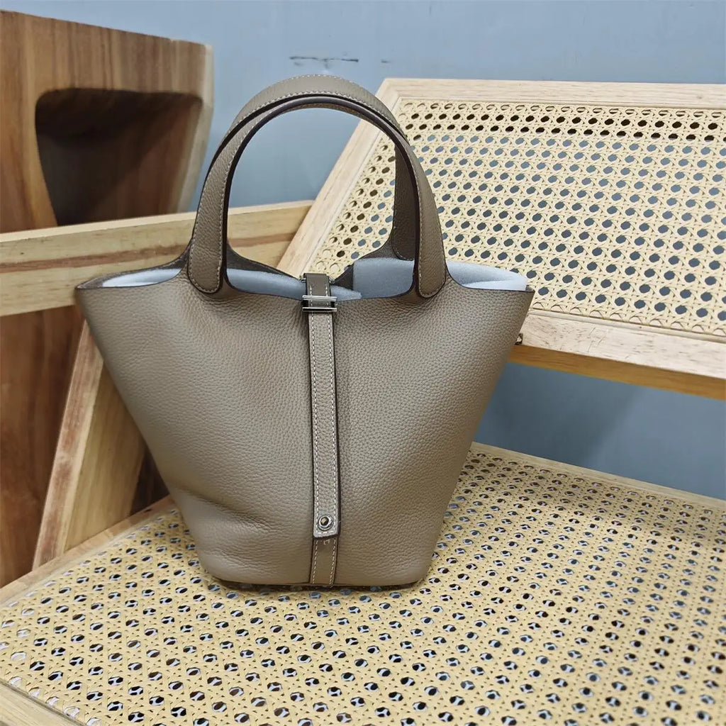 Bolsa Feminina em Couro Bovino Premium – Estilo Europeu, Design Casual com Alça Macia
