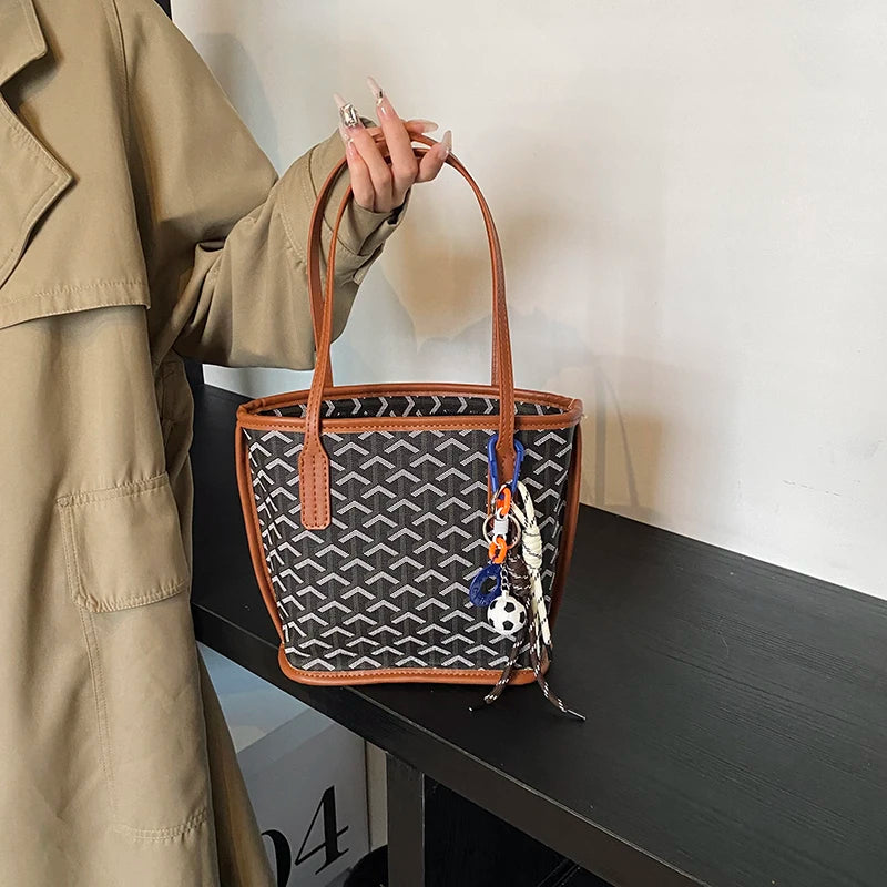 Bolsa Tote Feminina em Couro Premium – Estilo Clássico e Elegante