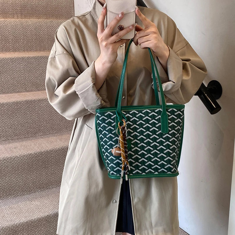 Bolsa Tote Feminina em Couro Premium – Estilo Clássico e Elegante