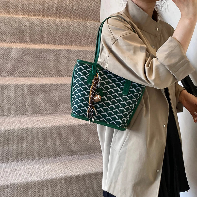 Bolsa Tote Feminina em Couro Premium – Estilo Clássico e Elegante